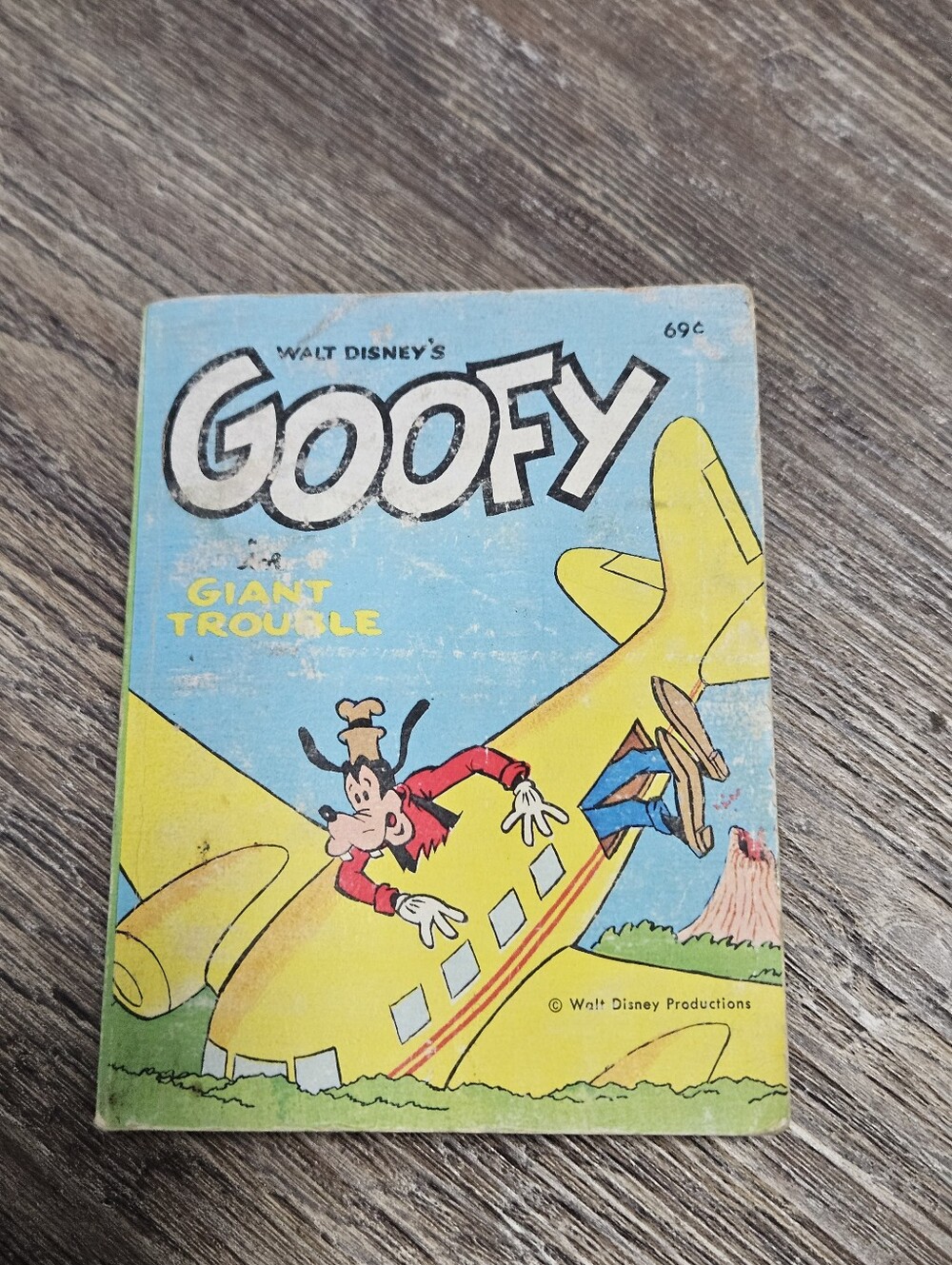 Disney Goofy Trading Card Book - Yellow & Light Blue Cover